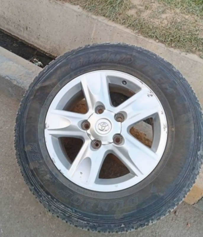 Шины и диски R18 от Toyota Land Cruiser 200